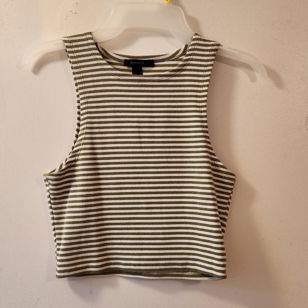 Woman's cropped tank top